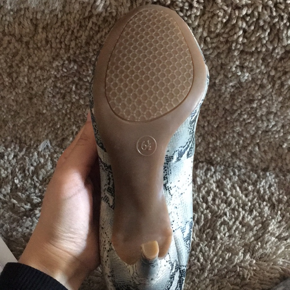 Heels - Picture 5 of 6